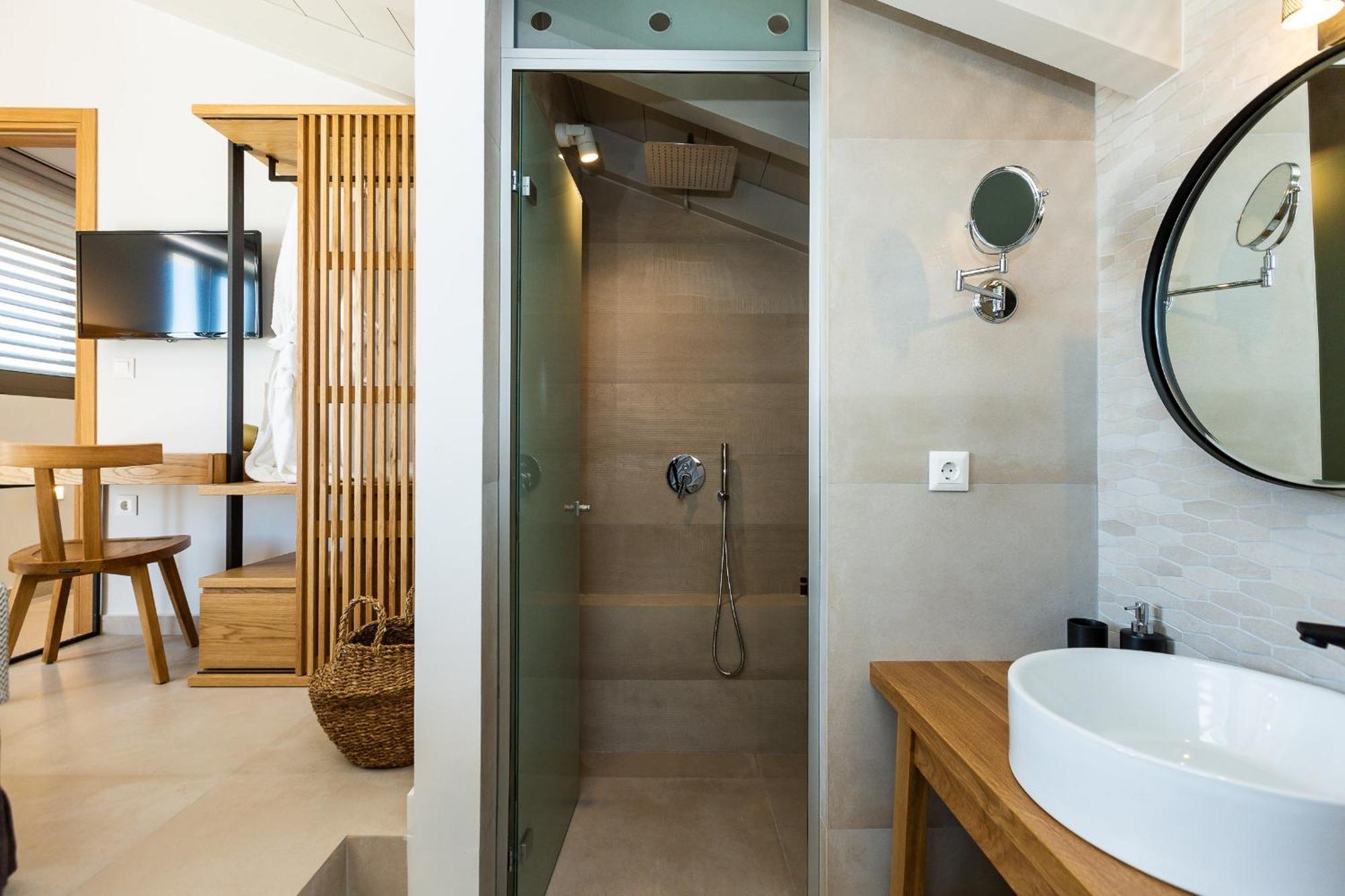 Vasilios Villa, With Pool, Gym & Close To Beach, By Thinkvilla Loutra Buitenkant foto