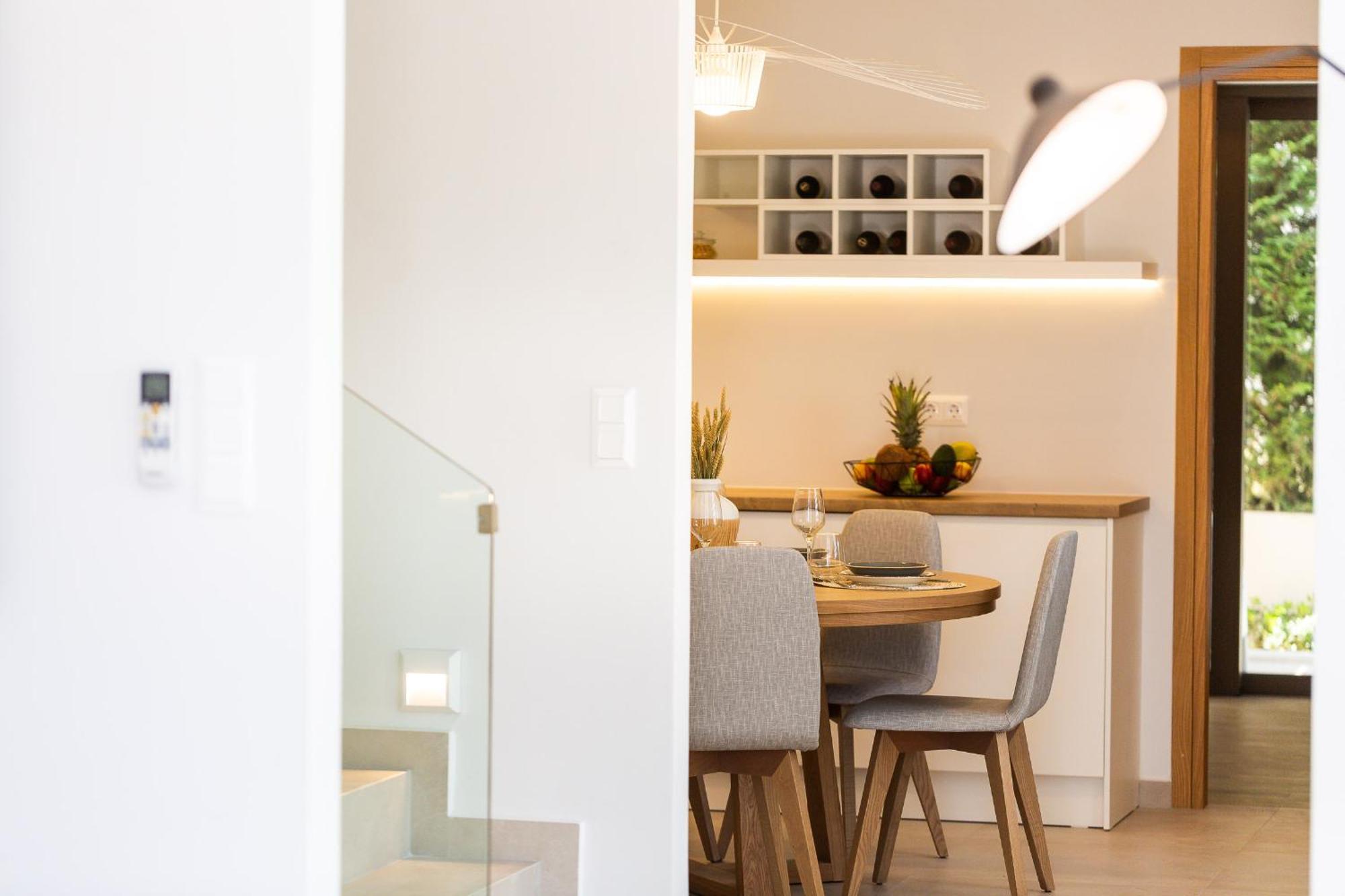 Vasilios Villa, With Pool, Gym & Close To Beach, By Thinkvilla Loutra Buitenkant foto
