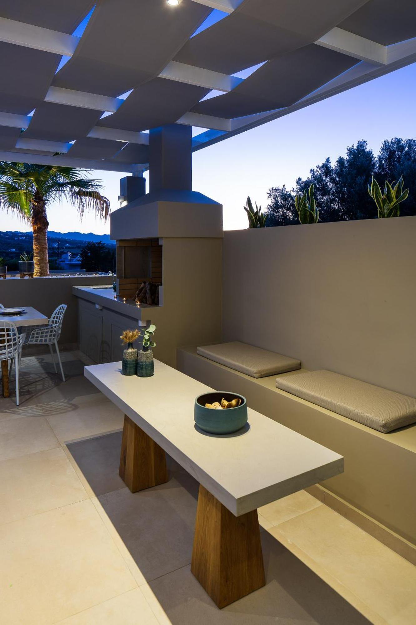 Vasilios Villa, With Pool, Gym & Close To Beach, By Thinkvilla Loutra Buitenkant foto