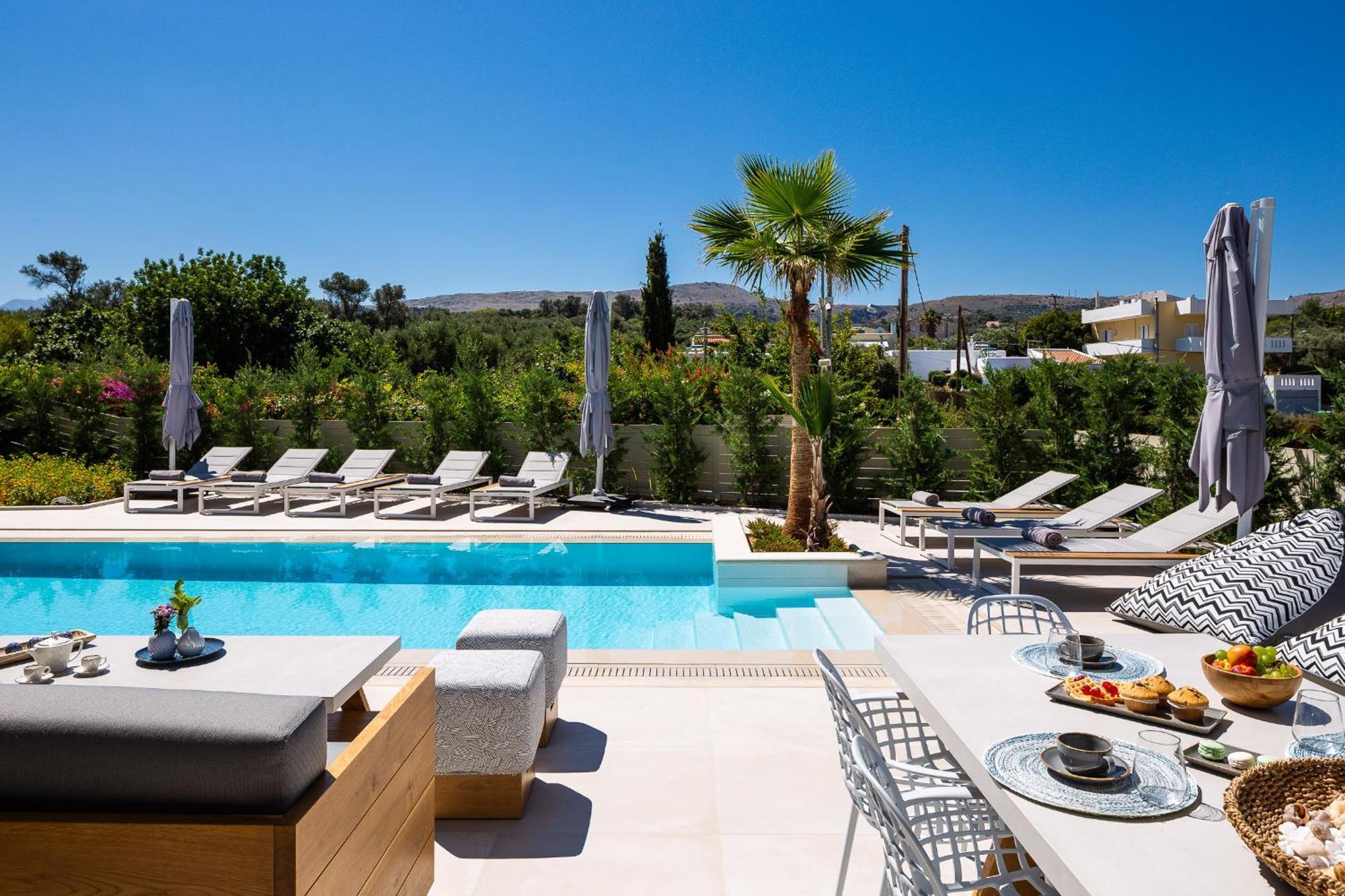 Vasilios Villa, With Pool, Gym & Close To Beach, By Thinkvilla Loutra Buitenkant foto