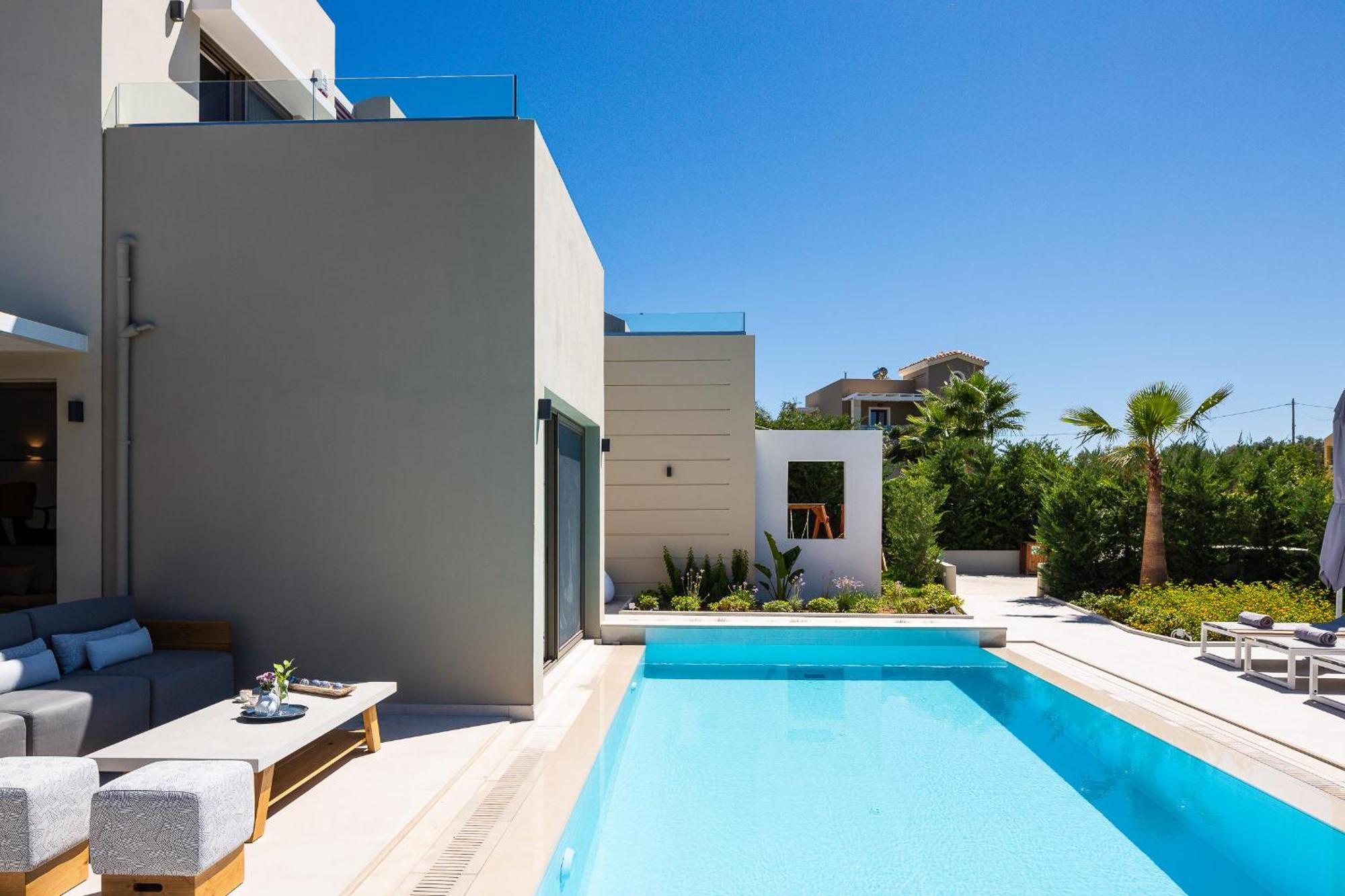 Vasilios Villa, With Pool, Gym & Close To Beach, By Thinkvilla Loutra Buitenkant foto