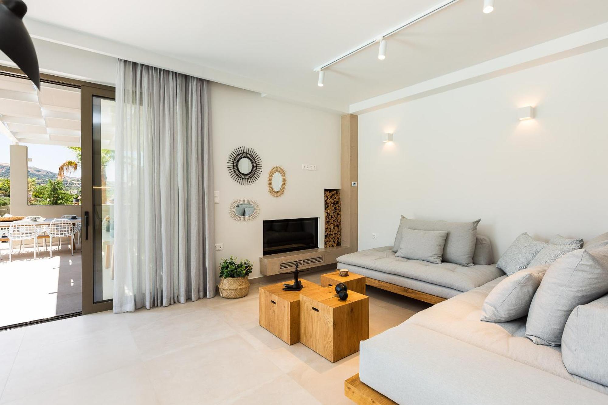 Vasilios Villa, With Pool, Gym & Close To Beach, By Thinkvilla Loutra Buitenkant foto