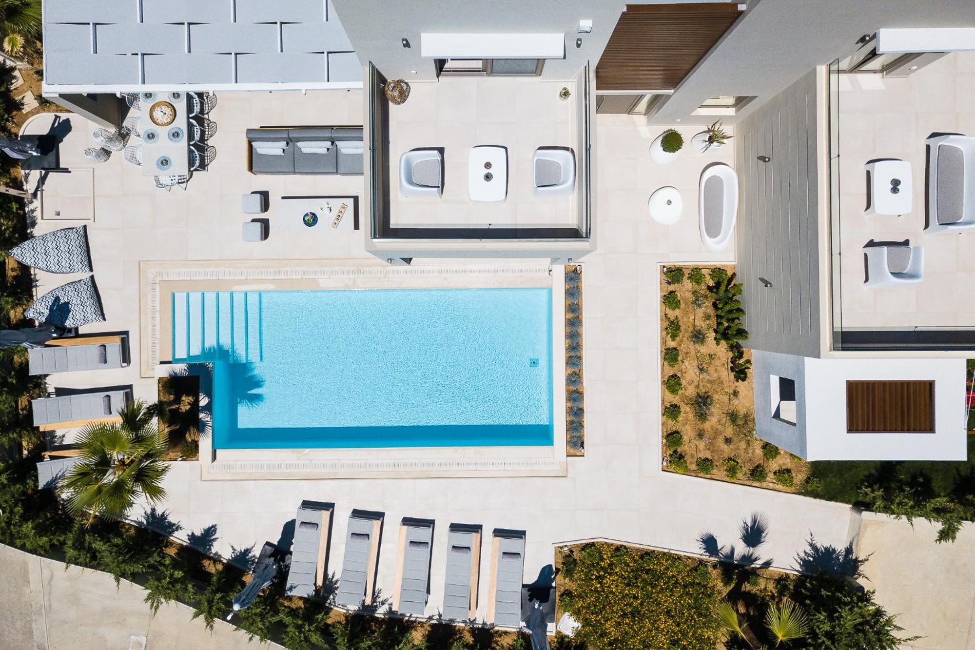 Vasilios Villa, With Pool, Gym & Close To Beach, By Thinkvilla Loutra Buitenkant foto