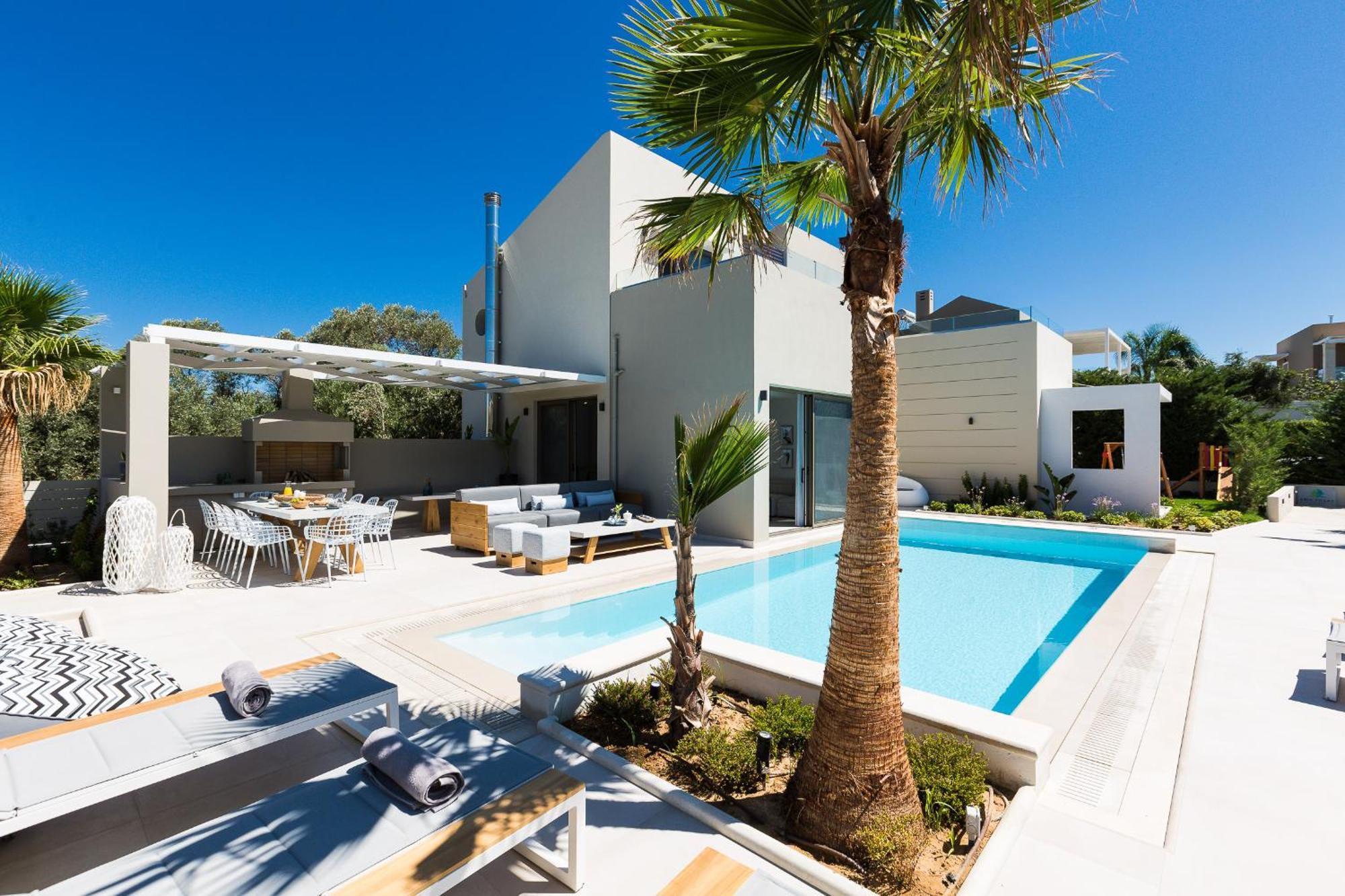 Vasilios Villa, With Pool, Gym & Close To Beach, By Thinkvilla Loutra Buitenkant foto