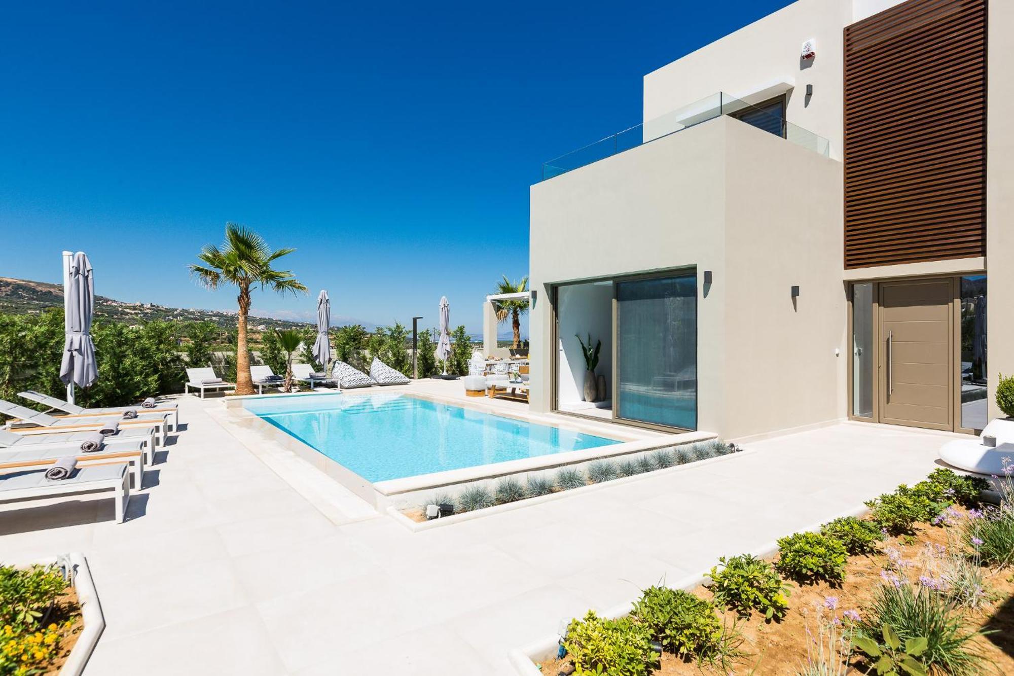 Vasilios Villa, With Pool, Gym & Close To Beach, By Thinkvilla Loutra Buitenkant foto